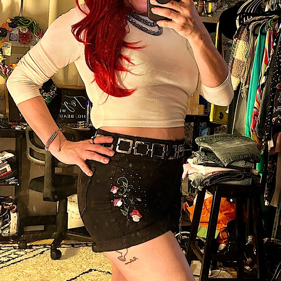 Boutique mushroom shorts. Sz small but very stretchy❤️ included 4free 🍄earrings - Picture 7 of 7